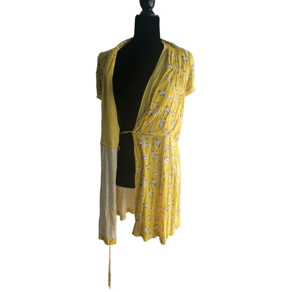 2/$20 Juicy Couture - Floral Silk Wrap Dress - Size Medium - Picture 3 of 10